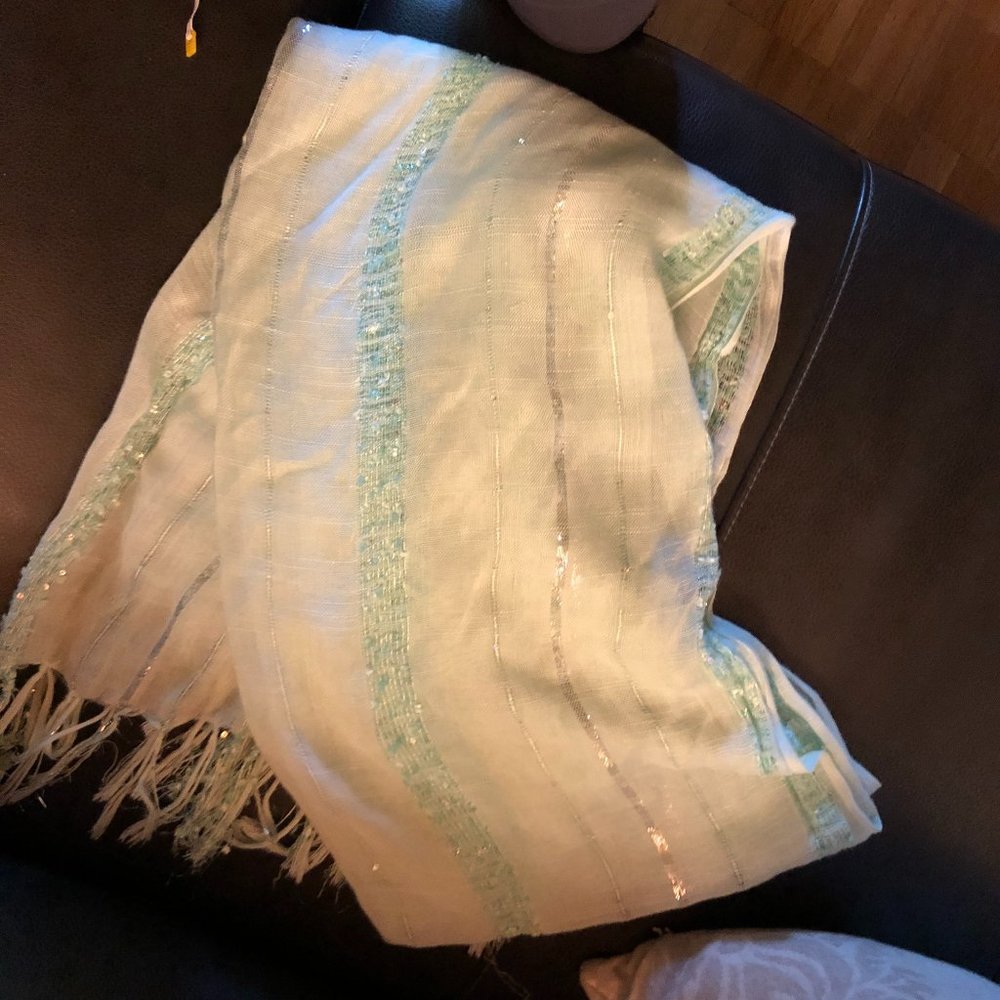 Forever 21 scarf (free if part of bundle)